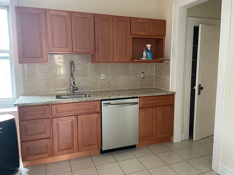 Kitchen with dishwasher