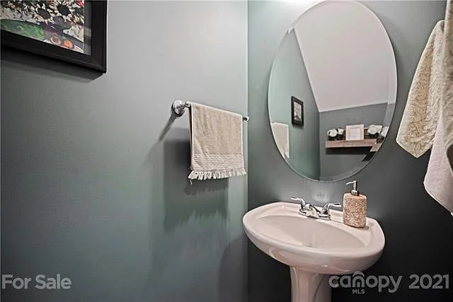 6622 Dunton St — Photo 12