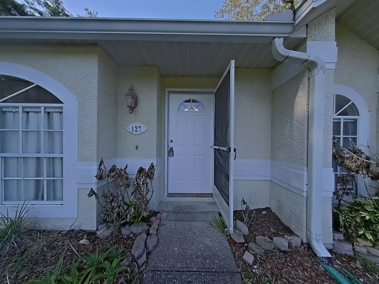 127 Titan Dr — Photo 2