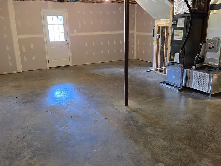 102 Spring Pl — Photo 22