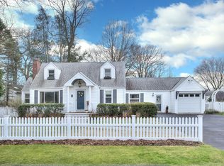 7 Stillson Pl, Fairfield, CT 06824