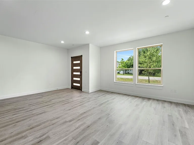 6238 Dewitt St — Photo 4