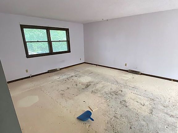 3rd image of 1412 Wreath Ave