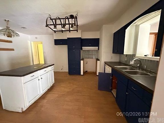 5th image of 3003 Mary Dr