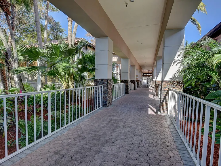11073 Harbour Springs Cir — Photo 46