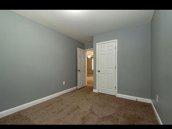 2nd image of 875 W Illinois Ave