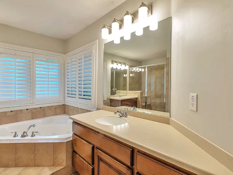 4497 Spring Meadow Dr — Photo 16