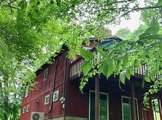 35 Moccasin View Rd, Fishkill, NY 12524