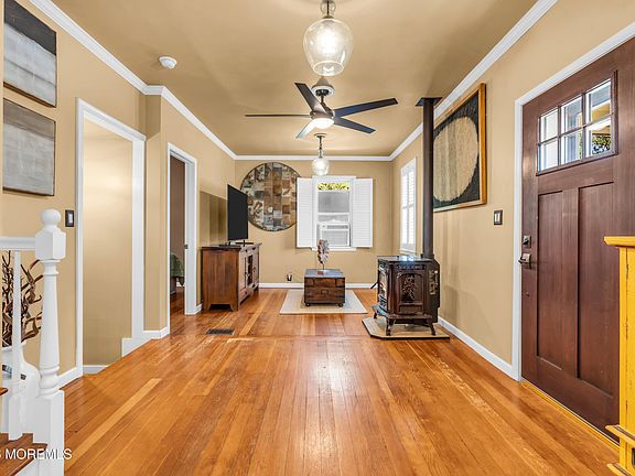 5th image of 542 Clinton Avenue