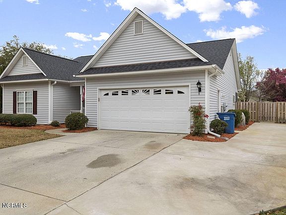 3rd image of 3718 Habberline St