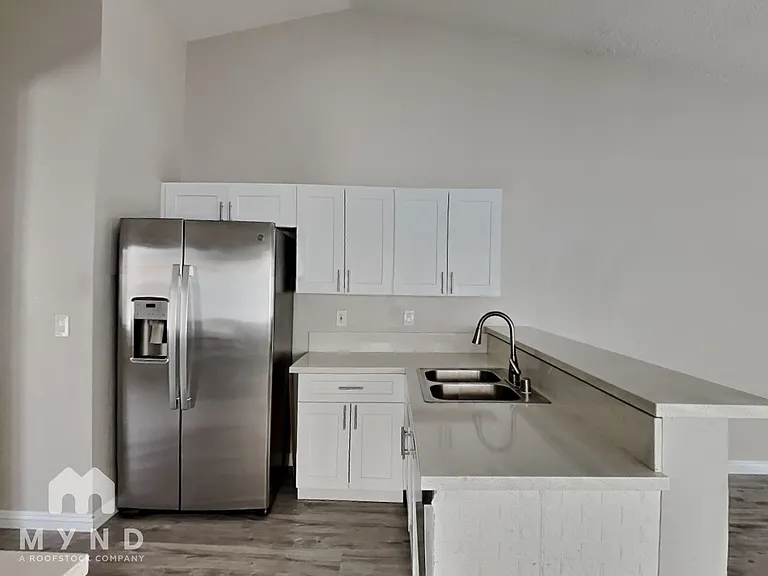 5681 Odessa Dr — Photo 5