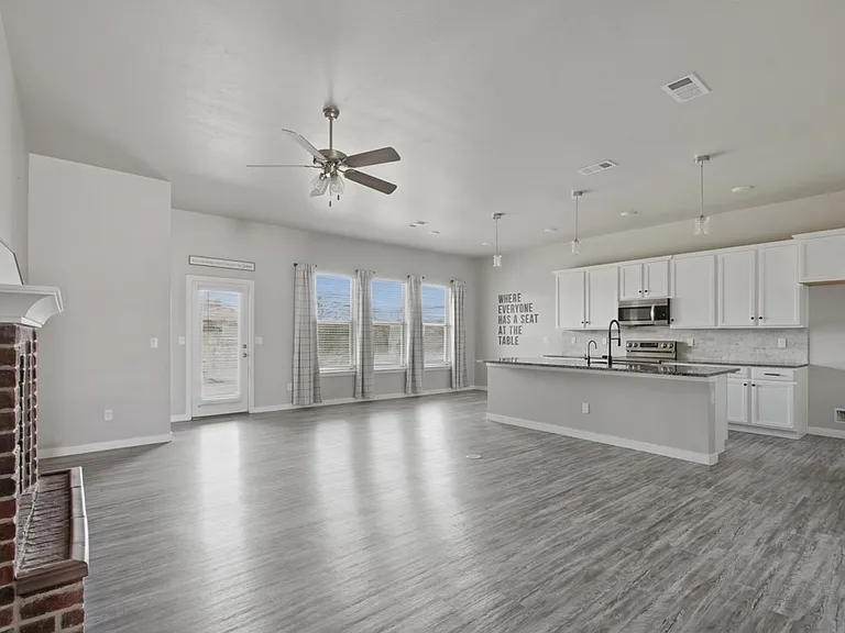 6822 Lonesome Dove Ln — Photo 7