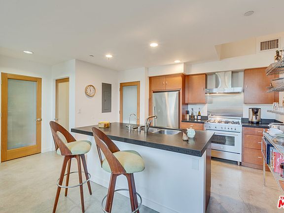 5th image of 1120 N El Centro Ave APT 2