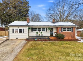 904 15th St NW, Conover, NC 28613