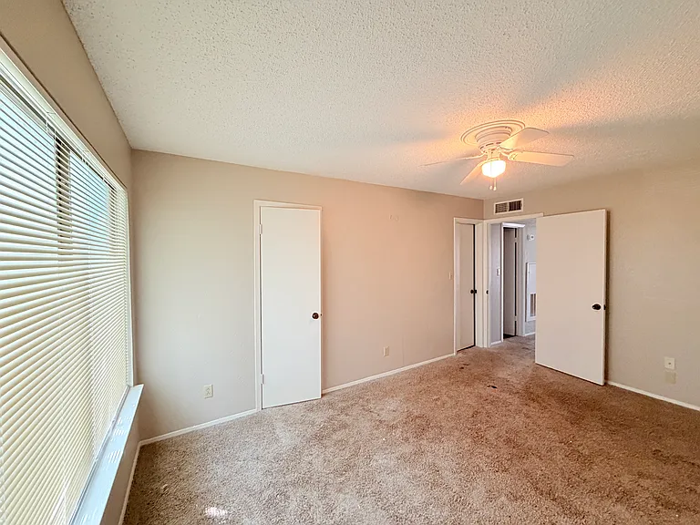9611 Blue Creek Ln — Photo 19