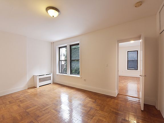 3rd image of 141 E 61st St APT 4B