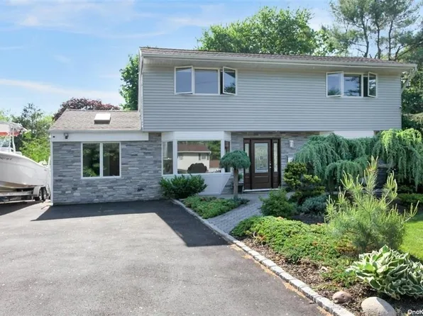 14 Cornfield Lane, Commack, NY 11725