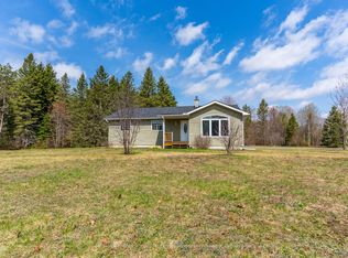 1009 Outram Rd, Highlands East, ON K0L 2Y0