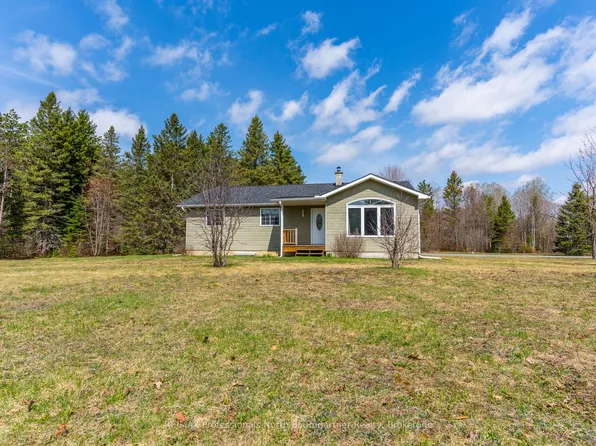 1009 Outram Rd, Highlands East, ON K0L 2Y0