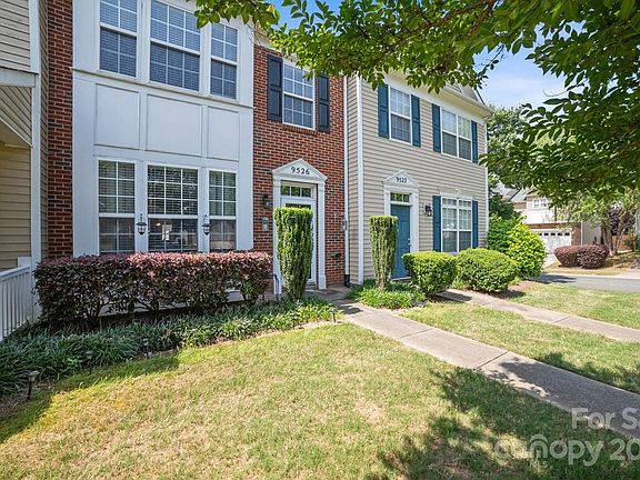 3rd image of 9526 Inglenook Ln
