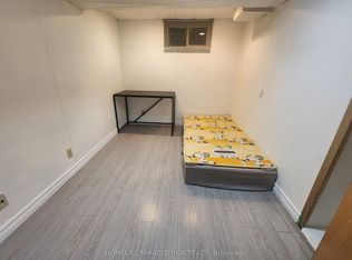 30 Yorkshire Rd #BASEMENT, Toronto, ON M1K 3B6