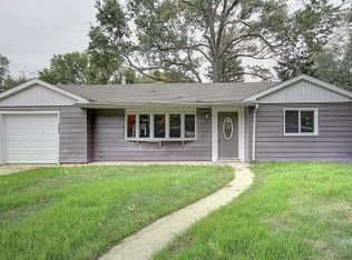 905 N Linview Ave, Urbana, IL 61801