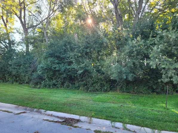 1204 3rd St NE, Oelwein, IA 50662