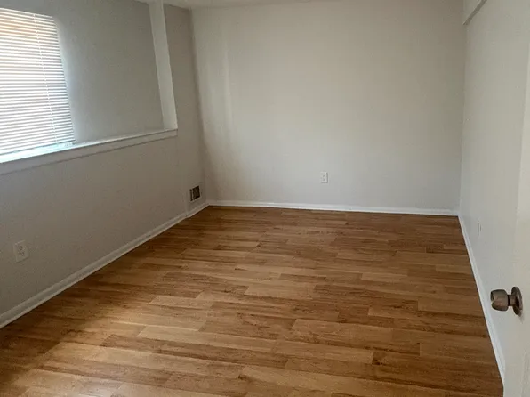 (undisclosed Address), Smithtown, NY 11787