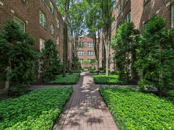 219 N Oak Park Ave APT 2E, Oak Park, IL 60302