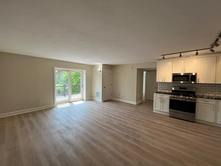 5620 Rippey St #301 — Photo 2