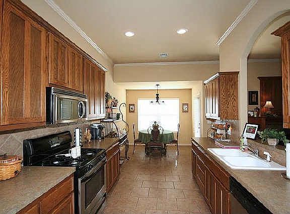 2nd image of 14981 Jordan Ct