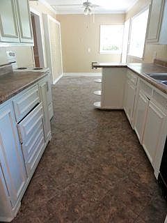 4th image of 52 E Northwood Dr