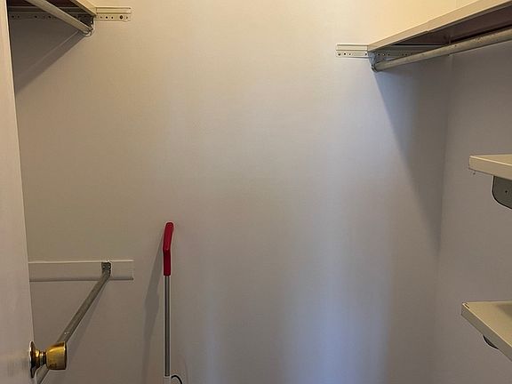 4th image of 1426 E Wyndham Cir APT 202