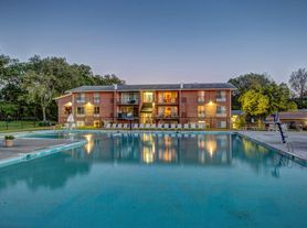 Hampton Manor Apartments & Townhomes