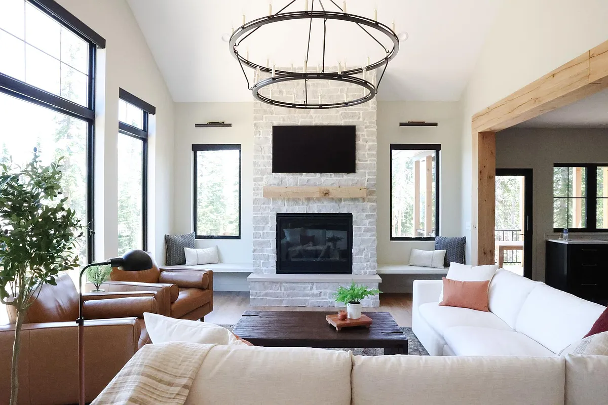 Great room that is open to the kitchen with gas fireplace and views of Quandry Peak - 453 Camron Ln