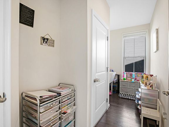 3rd image of 42526 Oxford Forest Cir