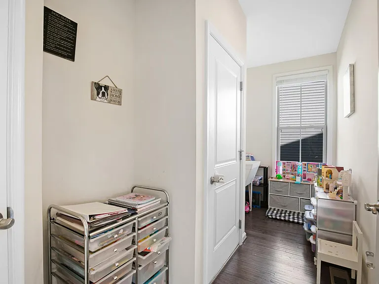 42526 Oxford Forest Cir — Photo 3