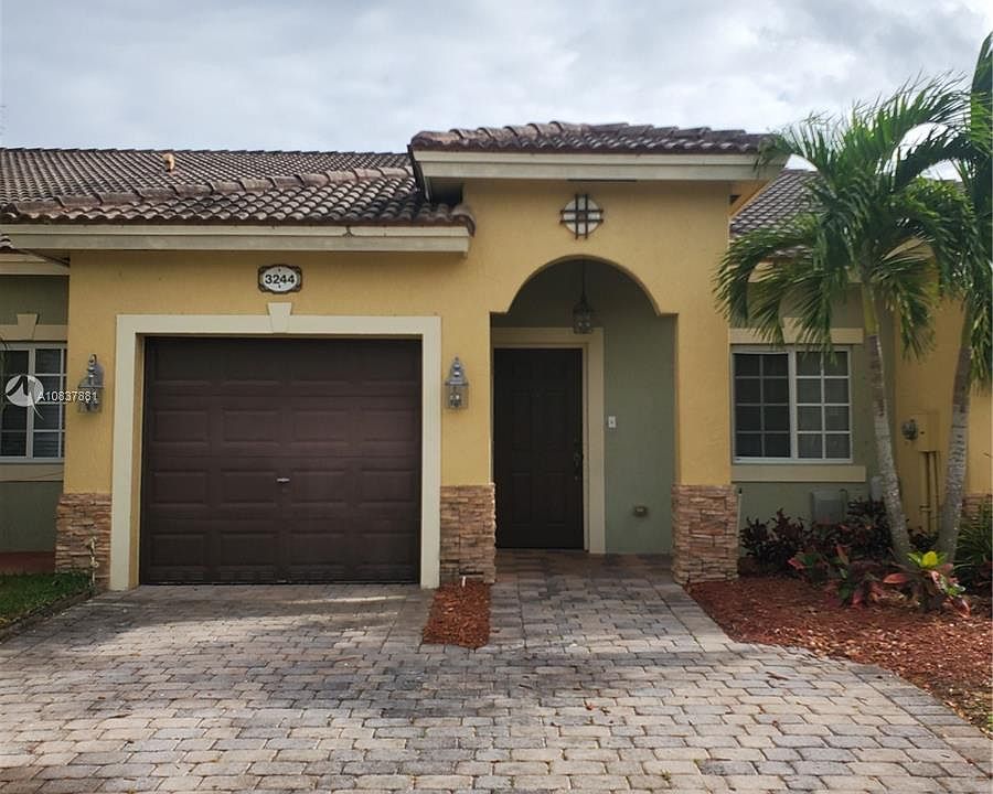 1st image of 3244 NE 11th Dr #3244