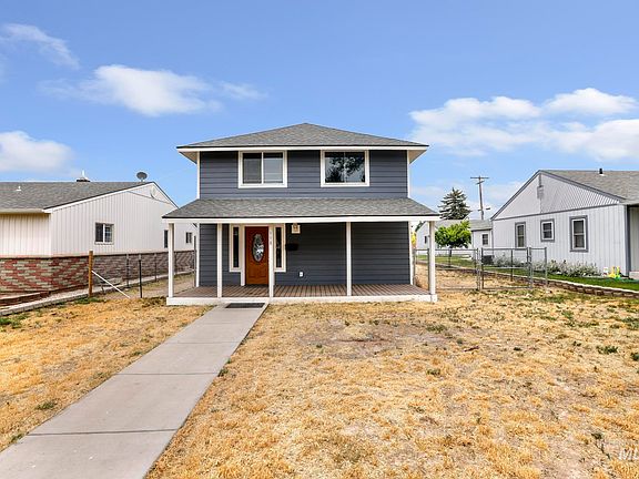 2nd image of 116 8th Ave N