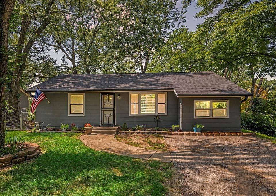 1st image of 3220 N 80th Pl