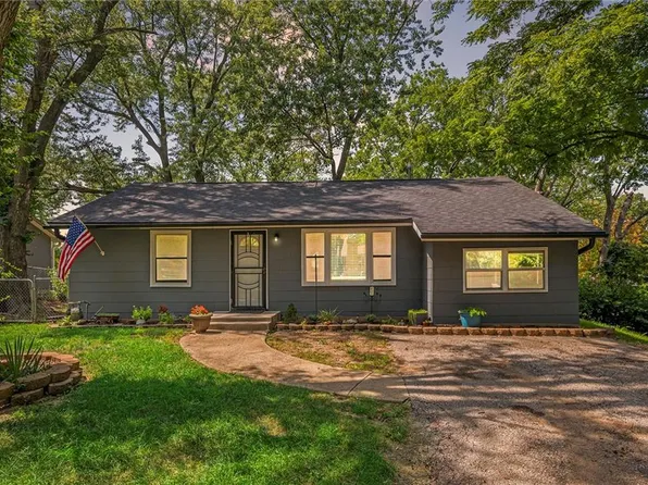 3220 N 80th Pl, Kansas City, KS 66109
