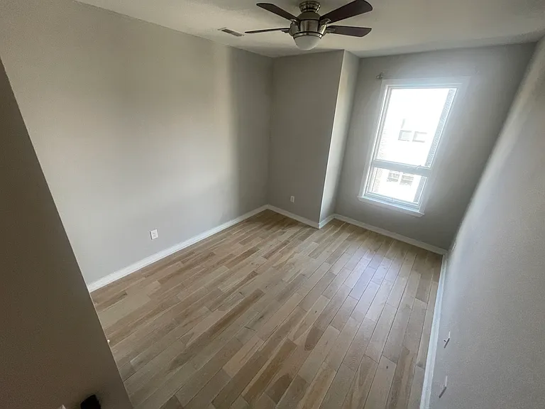 1439 N Franklin St #B — Photo 12