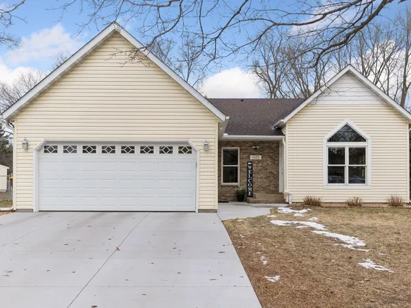 1885 Garden Ln, White Bear Lake, MN 55110