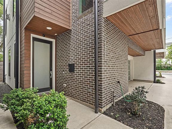 2nd image of 2319 Richton St #B