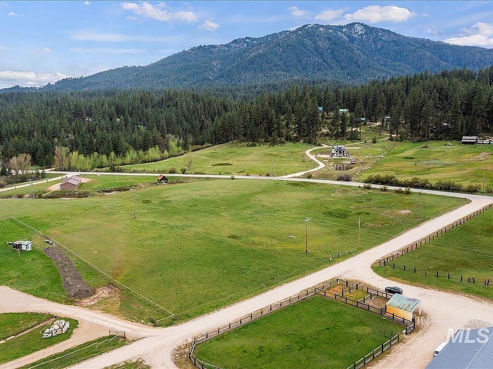 1st image of Veterinary Way Garden Valley
