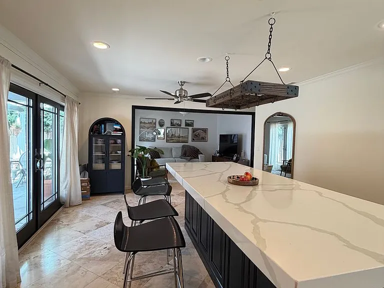 535 E Van Bibber Ave — Photo 6
