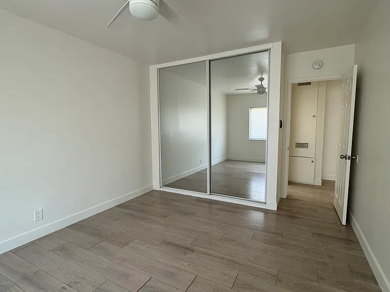907 Grand Ave #1 — Photo 6