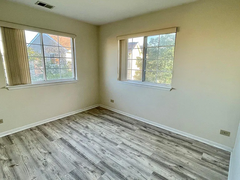 823 Addison Ave — Photo 16