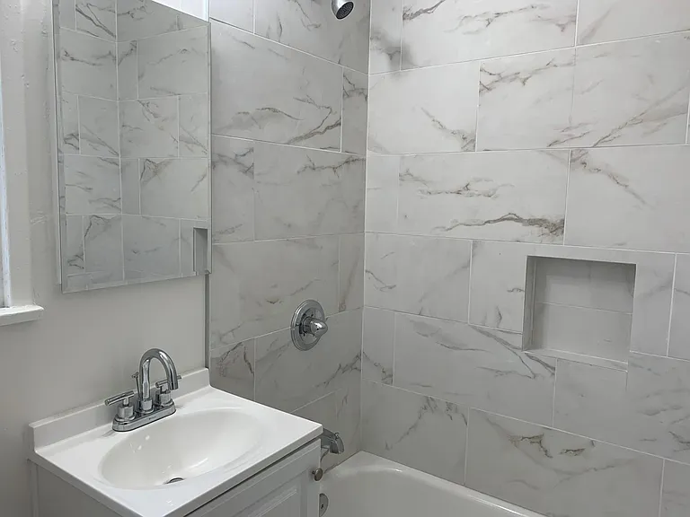 14815 Lemoli Ave #C — Photo 2