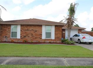 5172 Woodcrest Dr, Marrero, LA 70072